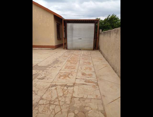 3 BEDROOM HOUSE FOR SALE IN MOHLAKENG